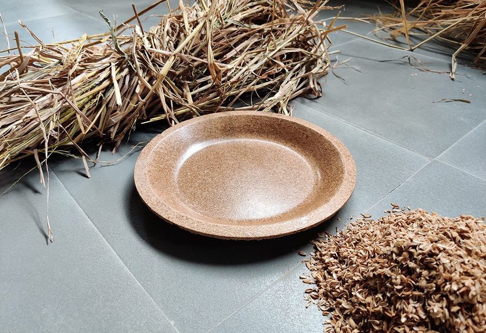 Sustainable Lifestyle - Green tableware